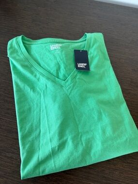NWT! Women’s Lands End V neck Tee